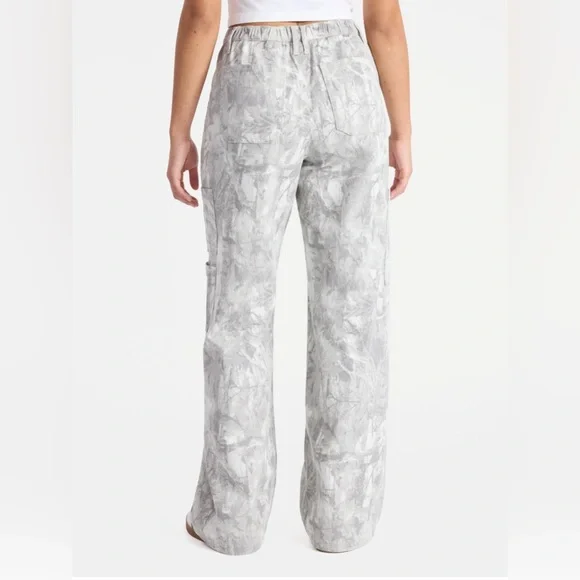 No Boundaries Camo Wide Leg Pants - Picture 2 of 9